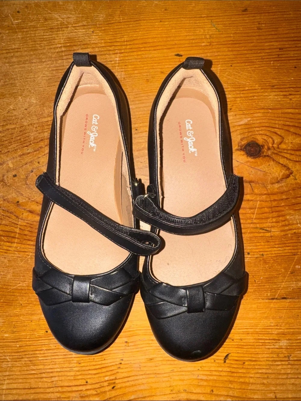 Cat & Jack Black Girls' Bow Mary Jane Flats